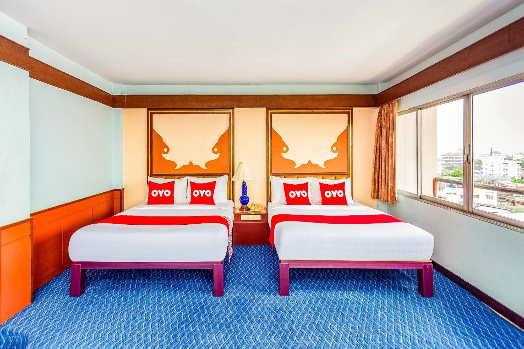 Oyo 441 Grand Thara Hotel Surat Thani Exterior photo