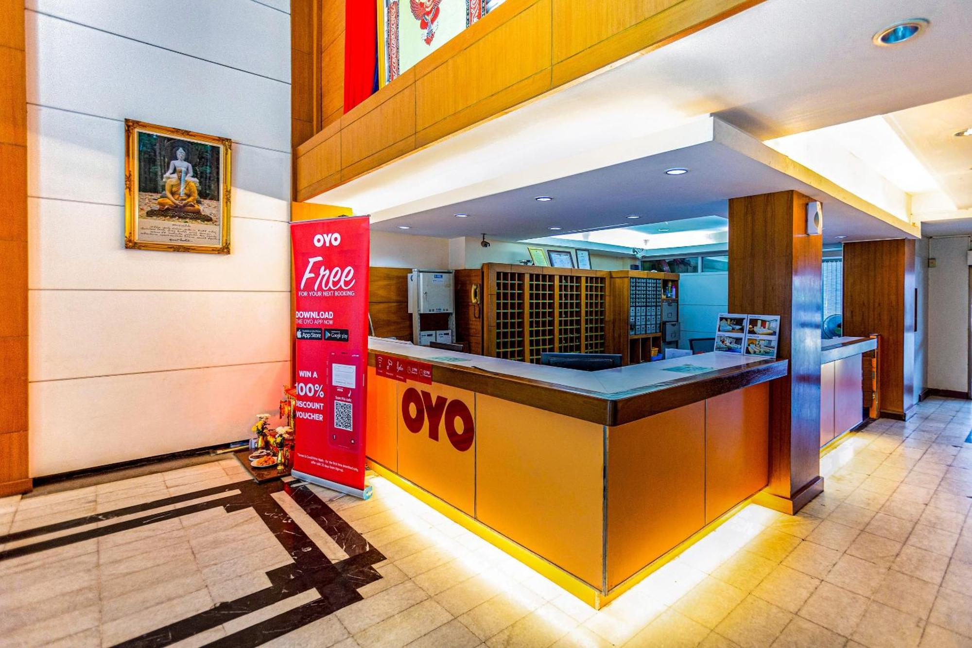 Oyo 441 Grand Thara Hotel Surat Thani Exterior photo