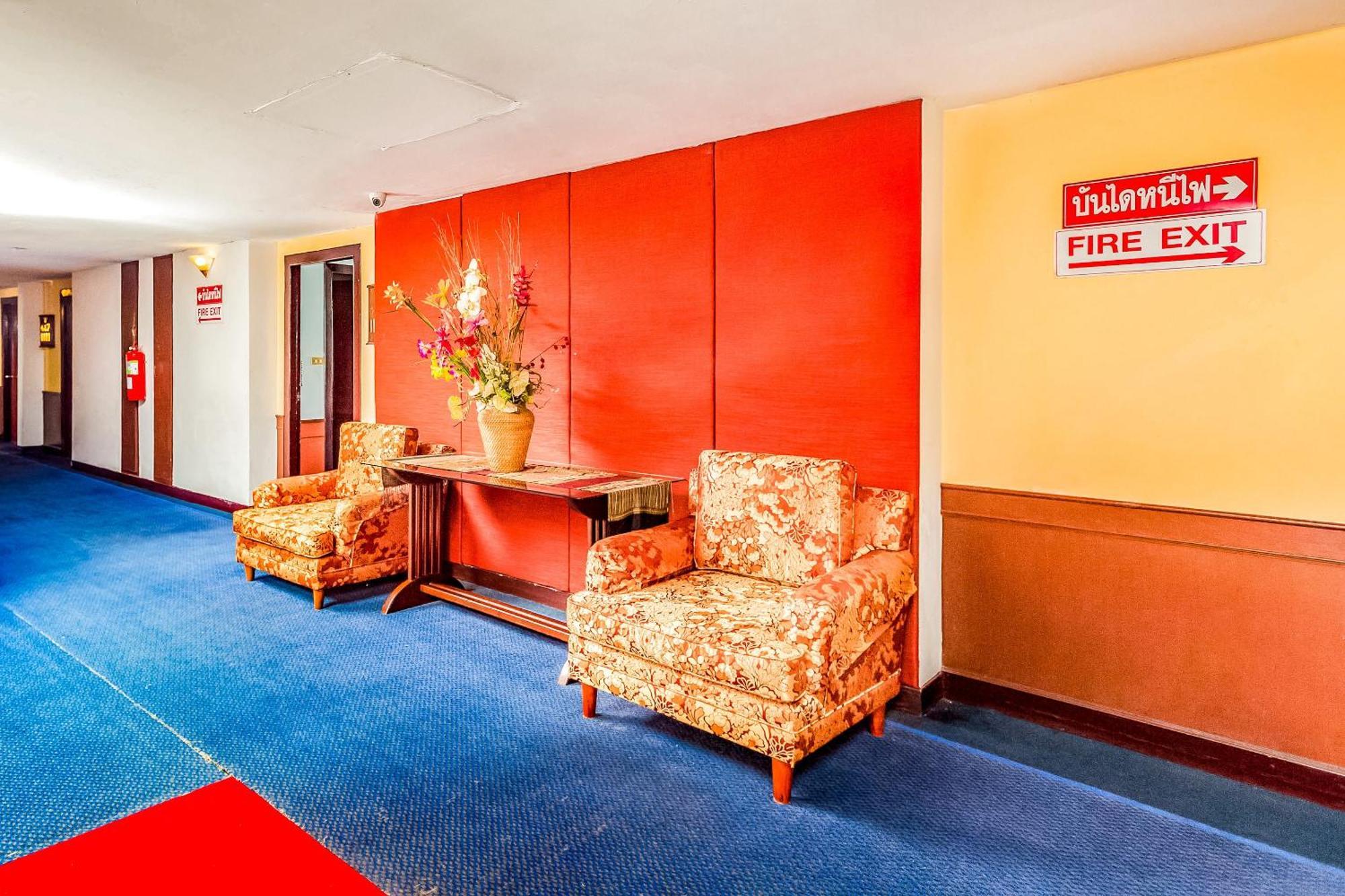 Oyo 441 Grand Thara Hotel Surat Thani Exterior photo