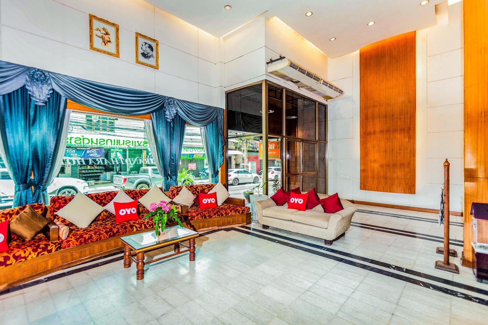 Oyo 441 Grand Thara Hotel Surat Thani Exterior photo
