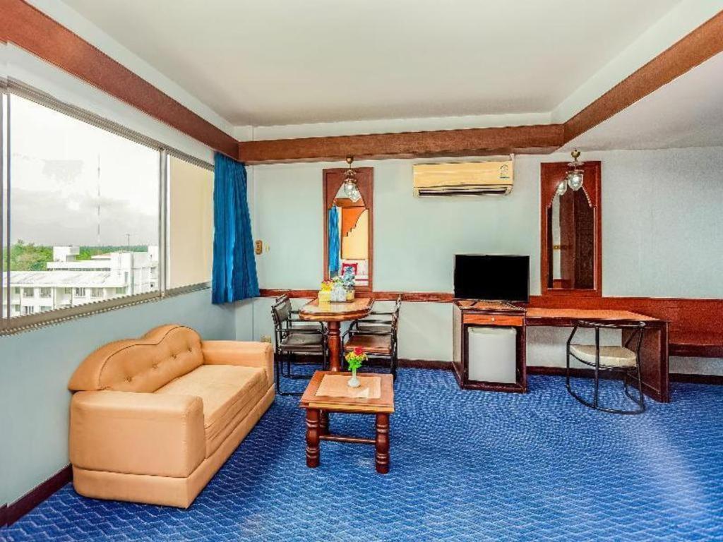 Oyo 441 Grand Thara Hotel Surat Thani Exterior photo